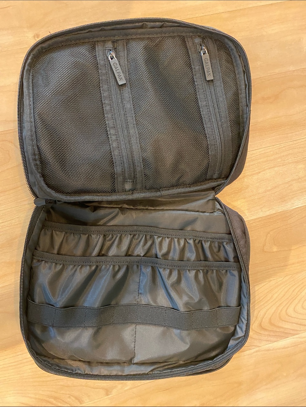 New Calpak Black Travel Tech Organizer Pouch. Never used 9.5 X 12 - Picture 4 of 4